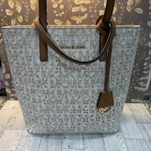 Michael Kors Hayley Floral Perforated Medium NS Tote Bag Vanilla Gold Rare Purse